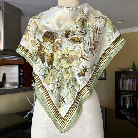 VTG 50s 60s Large 100% Silk Retro Muted Toned Floral Scarf Cream Sage Green 33” - Picture 7 of 11